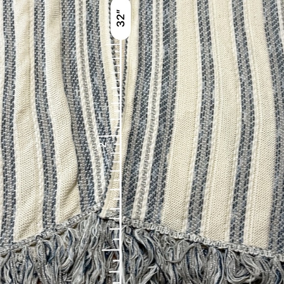 Lucky Brand Knit Poncho M/L - Picture 8 of 10